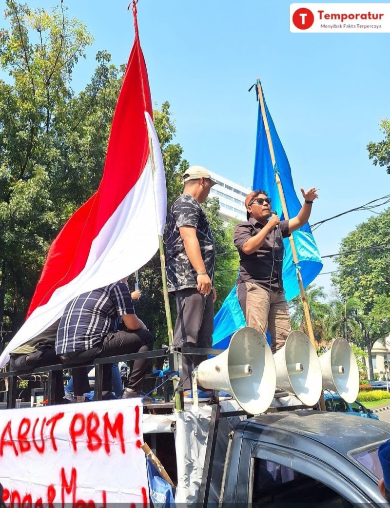 PARA ELIT POLITIK HARUS MENGEVALUASI TUNJANGAN ANGGOTA DPRD.